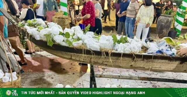 Lễ hội trái cây vừa khai mạc, khách vô tư vặt trụi tiểu cảnh trưng bày