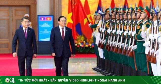 Ảnh: Thủ tướng Lê Minh Hưng chủ trì lễ đón chính thức Thủ tướng Lào
