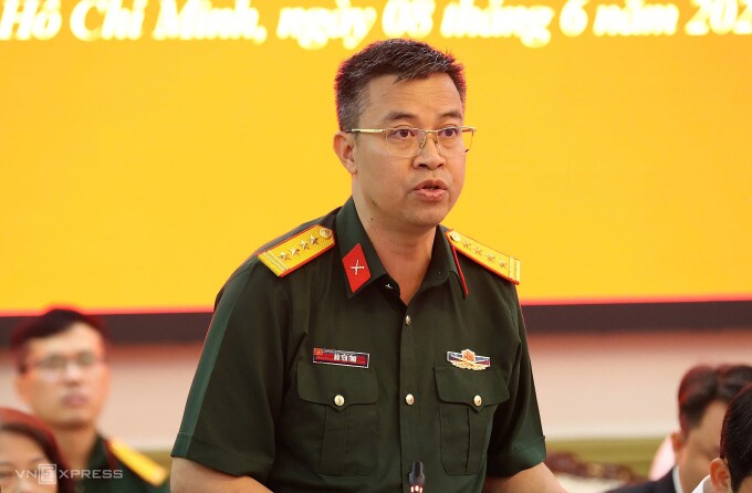 Đại tá Bùi Yên Tĩnh, Cục phó Tác chiến, phát biểu tại hội thảo, sáng 8/6. Ảnh: Đình Văn