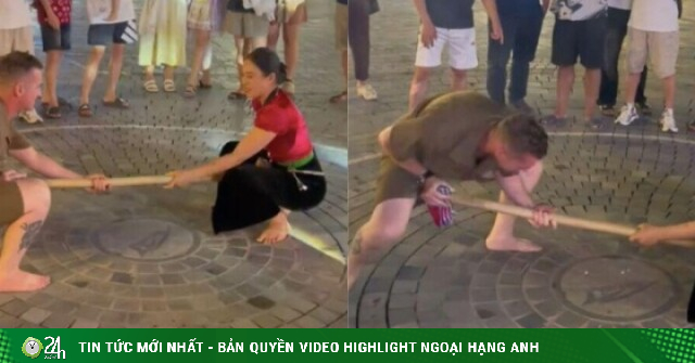 Chàng Tây 80kg chịu thua cô gái Việt 50kg trong màn thi đẩy gậy kịch tính