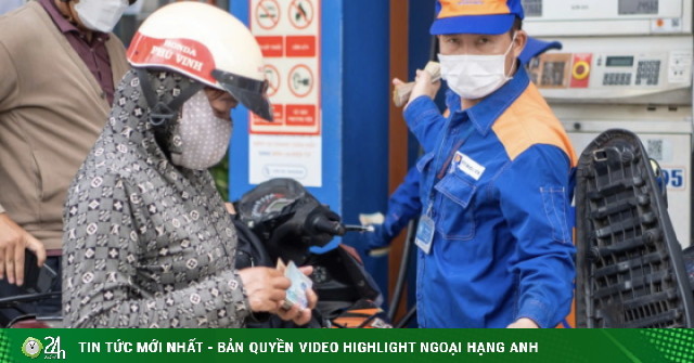 Giá xăng đã hạ hơn 8.000 đồng/lít, dầu diesel giảm gần 18.000 đồng/lít từ đỉnh lịch sử