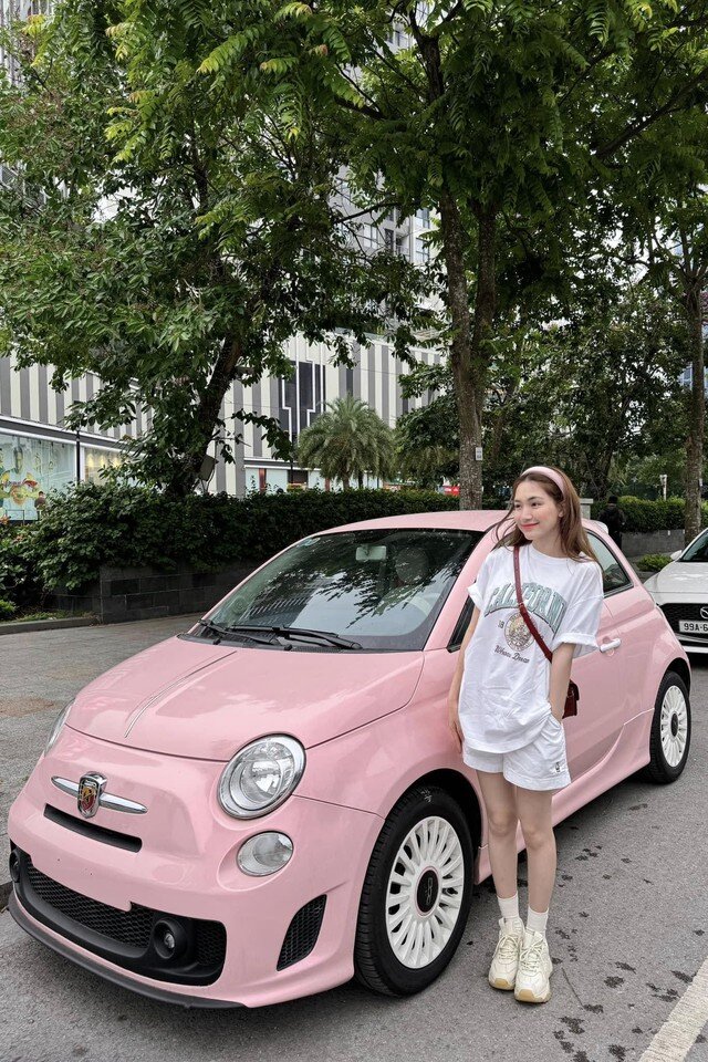 Những kiểu váy kéo dài chân cho nàng 1m5 học từ Hòa Minzy - 11