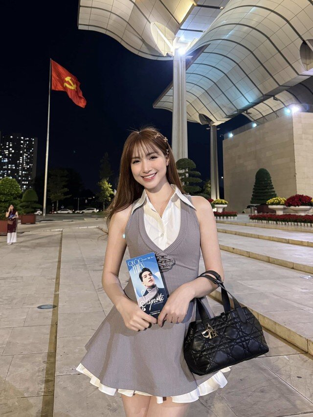 Những kiểu váy kéo dài chân cho nàng 1m5 học từ Hòa Minzy - 16