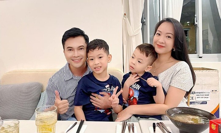 Gia đình nhỏ của ca sĩ Nam Cường.