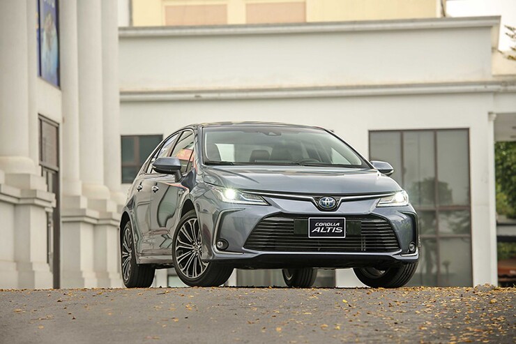 Giá xe Toyota Corolla Altis cập nhật tháng 6/2026 - 2