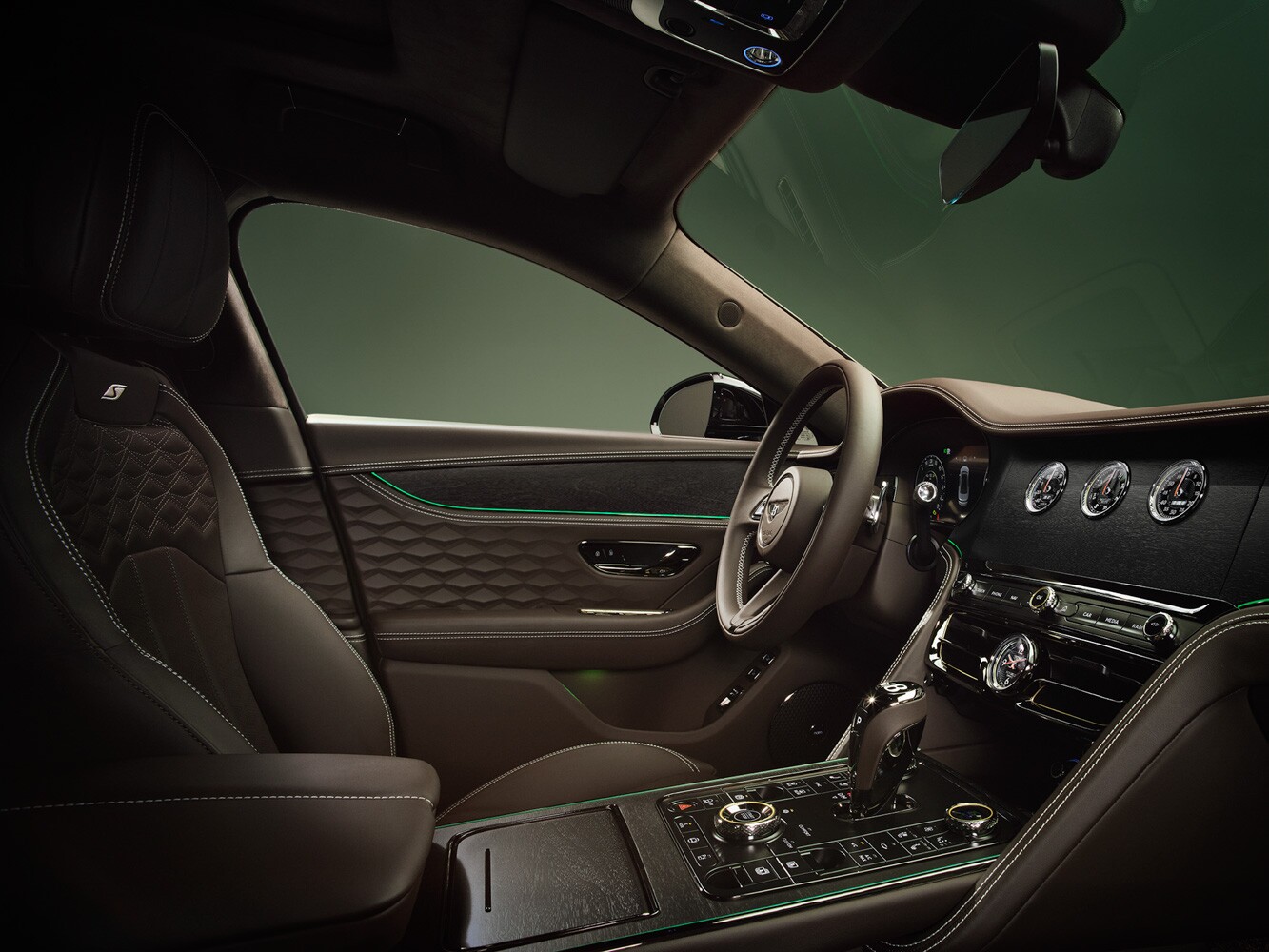 Bentley trình làng mẫu xe Flying Spur mới mang diện mạo huyền thoại - 7