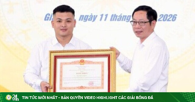 Chàng trai khống chế kẻ cầm dao tấn công phụ nữ nhận bằng khen của Thủ tướng