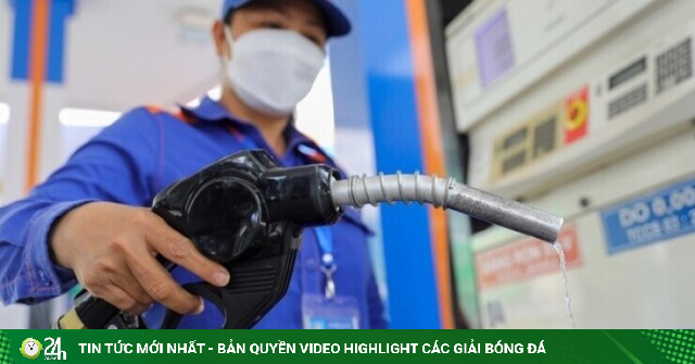 Giá xăng dầu đồng loạt giảm, một loại dầu giảm gần 1.000 đồng/lít