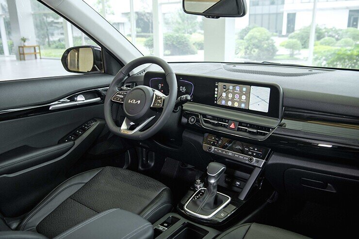 KIA Seltos sở hữu khoang nội thất rộng rãi, thoải mái gần như nhất phân khúc SUV-B tại Việt Nam.