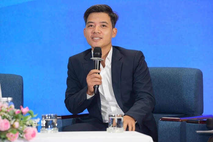 Có 1 tỉ đồng, nên mua vàng hay gửi tiết kiệm để có lãi tốt hơn?