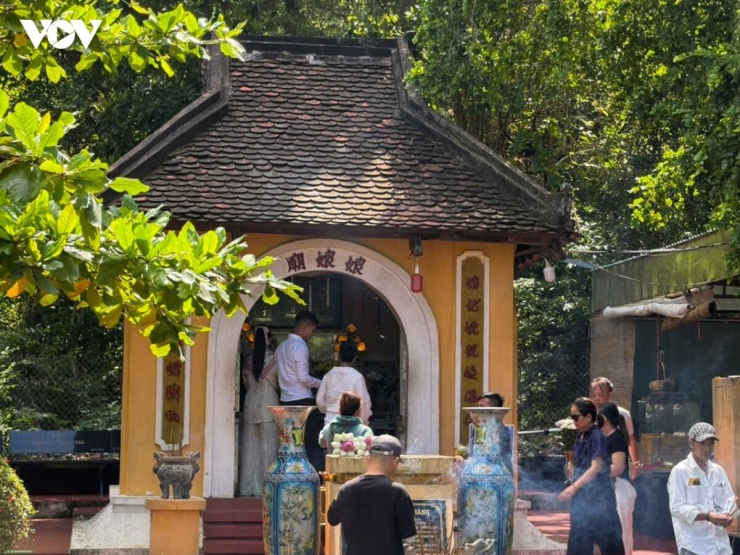 Trong quan niệm dân gian, Ngũ Hành Nương Nương là những vị thần bảo hộ cho cuộc sống lao động của con người, phù trợ ngư dân vươn khơi, người nông dân mùa màng thuận lợi, người buôn bán làm ăn phát đạt. Chính vì vậy, miếu Ngũ Hành từ lâu đã trở thành điểm tựa tinh thần của nhiều thế hệ cư dân trên đảo.