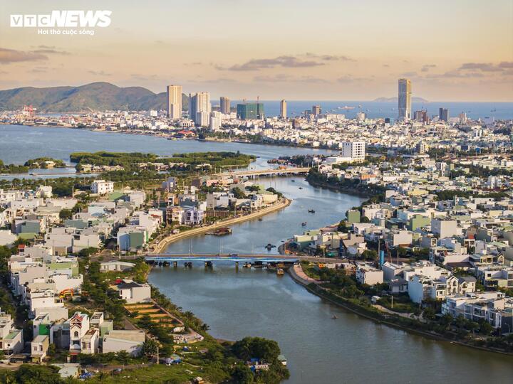 Xử lý dứt điểm ô nhiễm; Quy hoạch lại hạ tầng giao thông bến bãi; Chấn chỉnh hoạt động vận tải du lịch; Chỉnh trang bộ mặt đô thị...