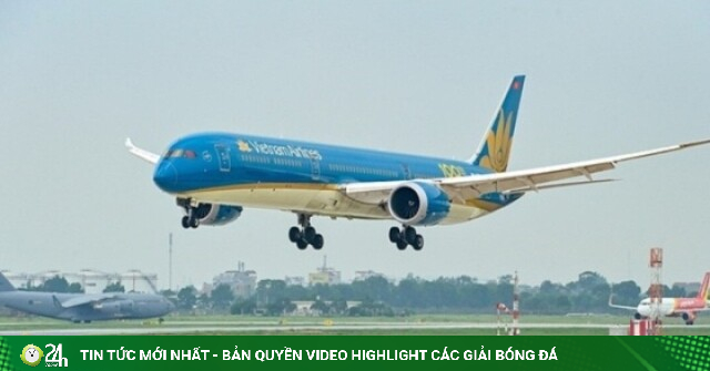 Vì sao giá vé máy bay giảm giữa cao điểm hè?