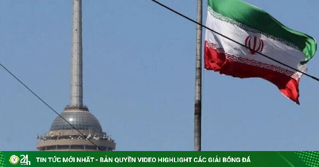 Iran tuyên bố đánh bại Mỹ và giành “chiến thắng vĩ đại”