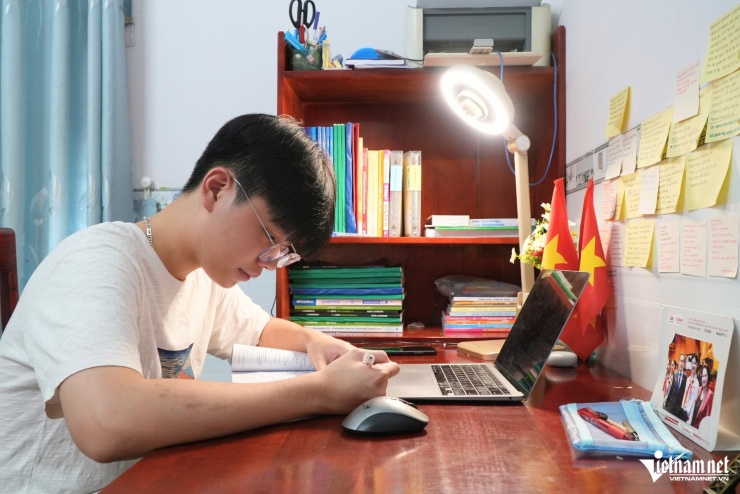 Hoàng Anh