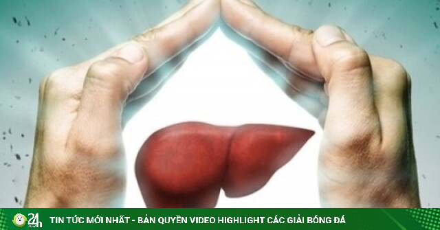 Thức khuya xem bóng đá ảnh hưởng đến gan thế nào?