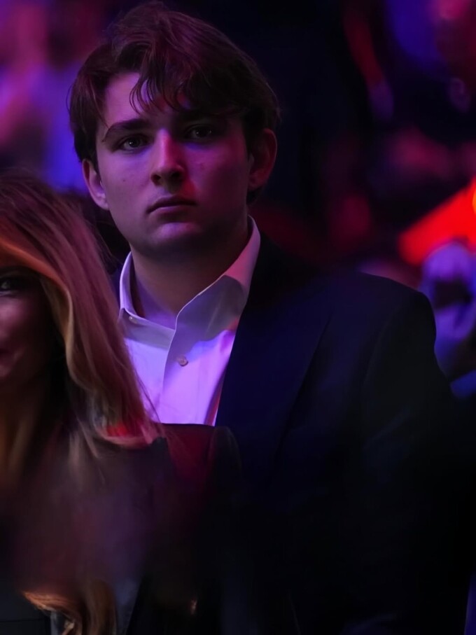 Barron Trump theo dõi UFC ở Nhà Trắng tối 14/6. Ảnh: Instagram