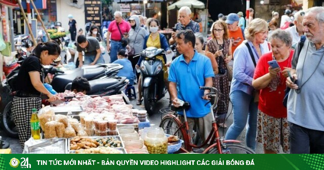 Từng đông nghẹt khách Tây, chợ quê dân dã duy nhất giữa lòng phố cổ Hà Nội giờ sống dở chết dở