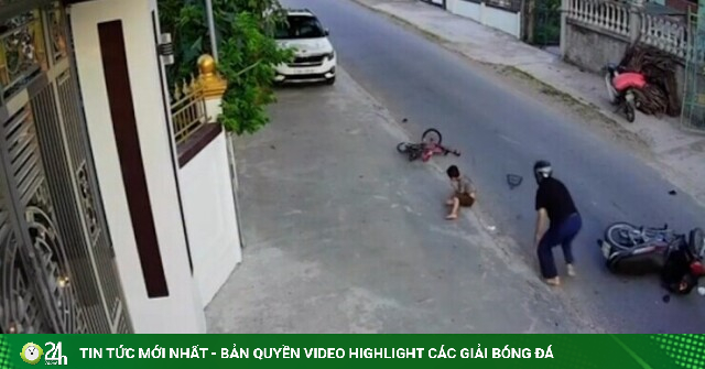Clip: Thót tim "khối nghỉ hè" sang đường từ điểm mù, xe máy không kịp trở tay