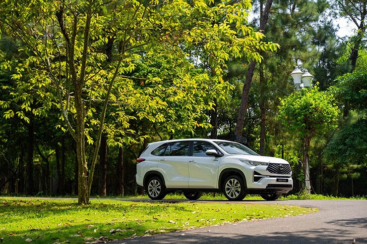 Giá xe Toyota Innova Cross tháng 6/2026, từ 730 triệu đồng - 14