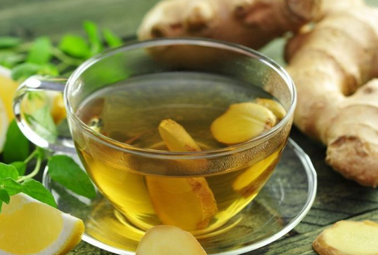 Nên uống gừng và mật ong vào buổi sáng hoặc trưa để tận dụng tối đa công dụng, tránh dùng quá nhiều vì gừng có tính nóng.