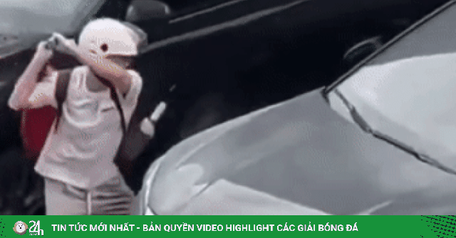 Bị chiếm chỗ sạc xe điện, người đàn ông 'điên cuồng' đập phá hai chiếc SUV