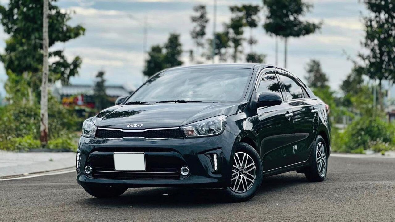 Kia Soluto là mẫu xe hạng B được hướng đến những khách hàng kinh doanh dịch vụ và có mức giá hấp dẫn.