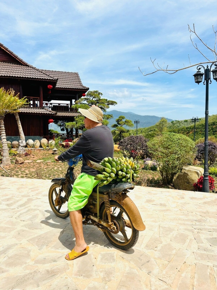 Cuộc sống của Hoàng Mập trong biệt thự 10.000 m2 ở Lâm Đồng - 4