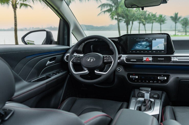 Mẫu MPV "bất hạnh" tại Việt Nam: Người dùng khen hết lời, thị trường dìm hết giá - 2