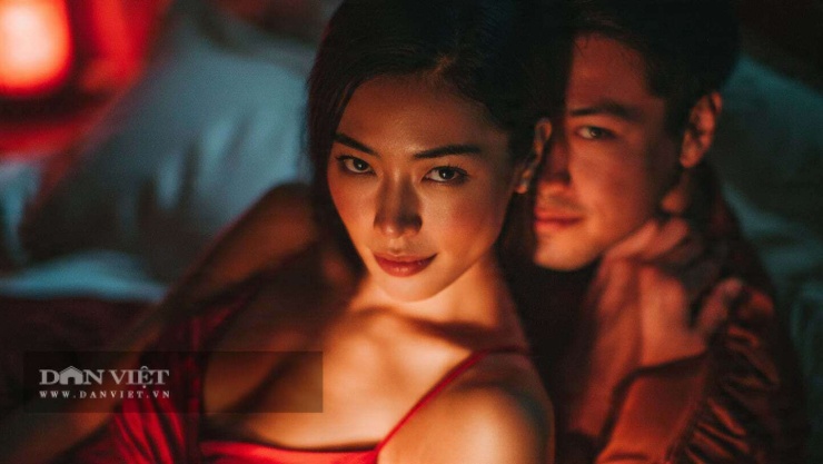 Đêm tân hôn, vợ tôi thay bộ váy ngủ ren đen, mỏng như cánh ve, thơm ngào ngạt như trái chín đầu mùa.
