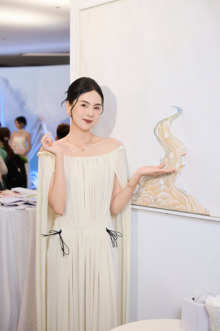 Mai Ngọc kể hành trình từ nữ MC bận rộn thành mẹ bỉm toàn thời gian - 2