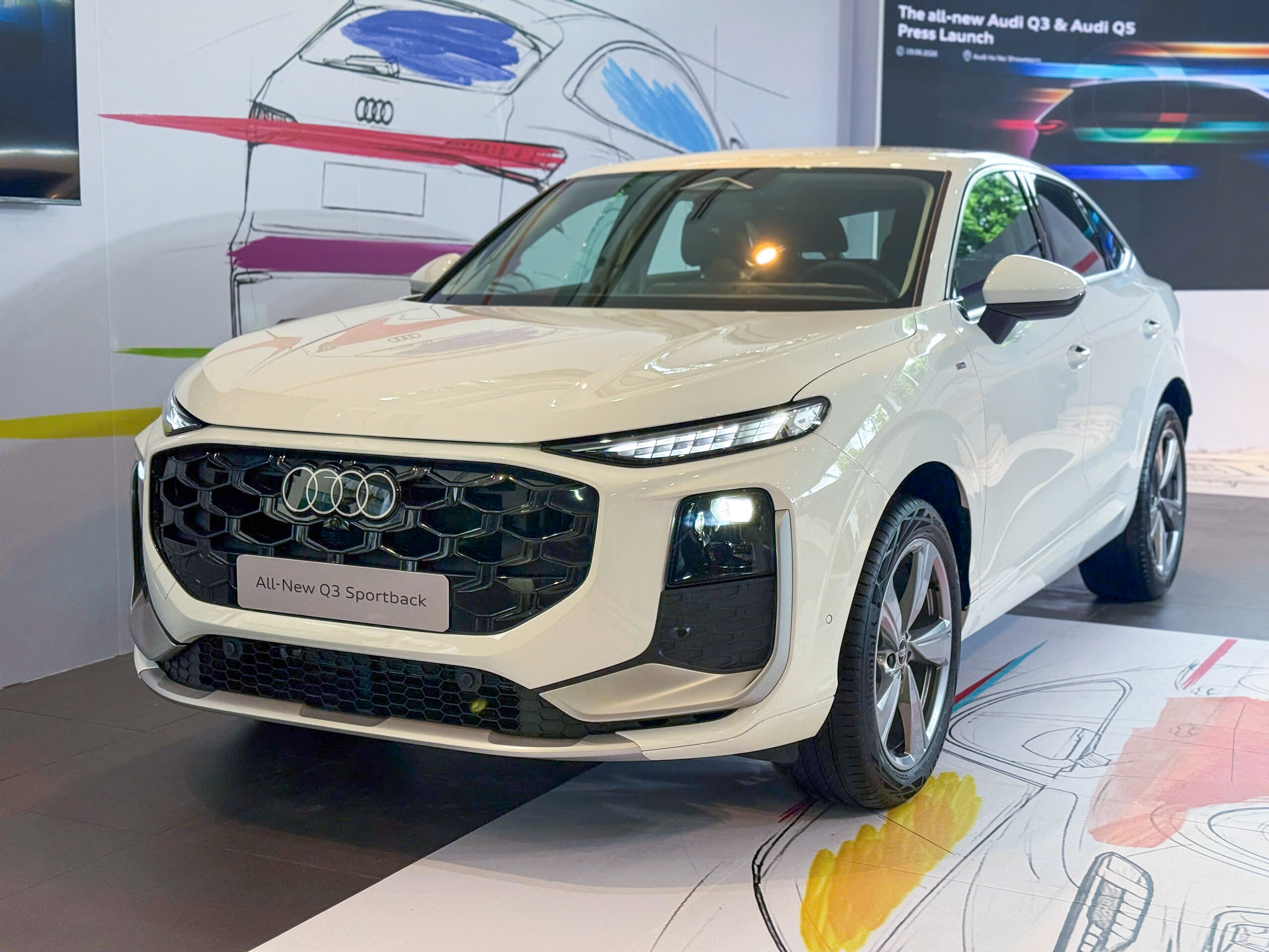Audi Q3 Sportback TFSI S line hướng đến nhóm khách hàng yêu thích kiểu dáng thể thao.