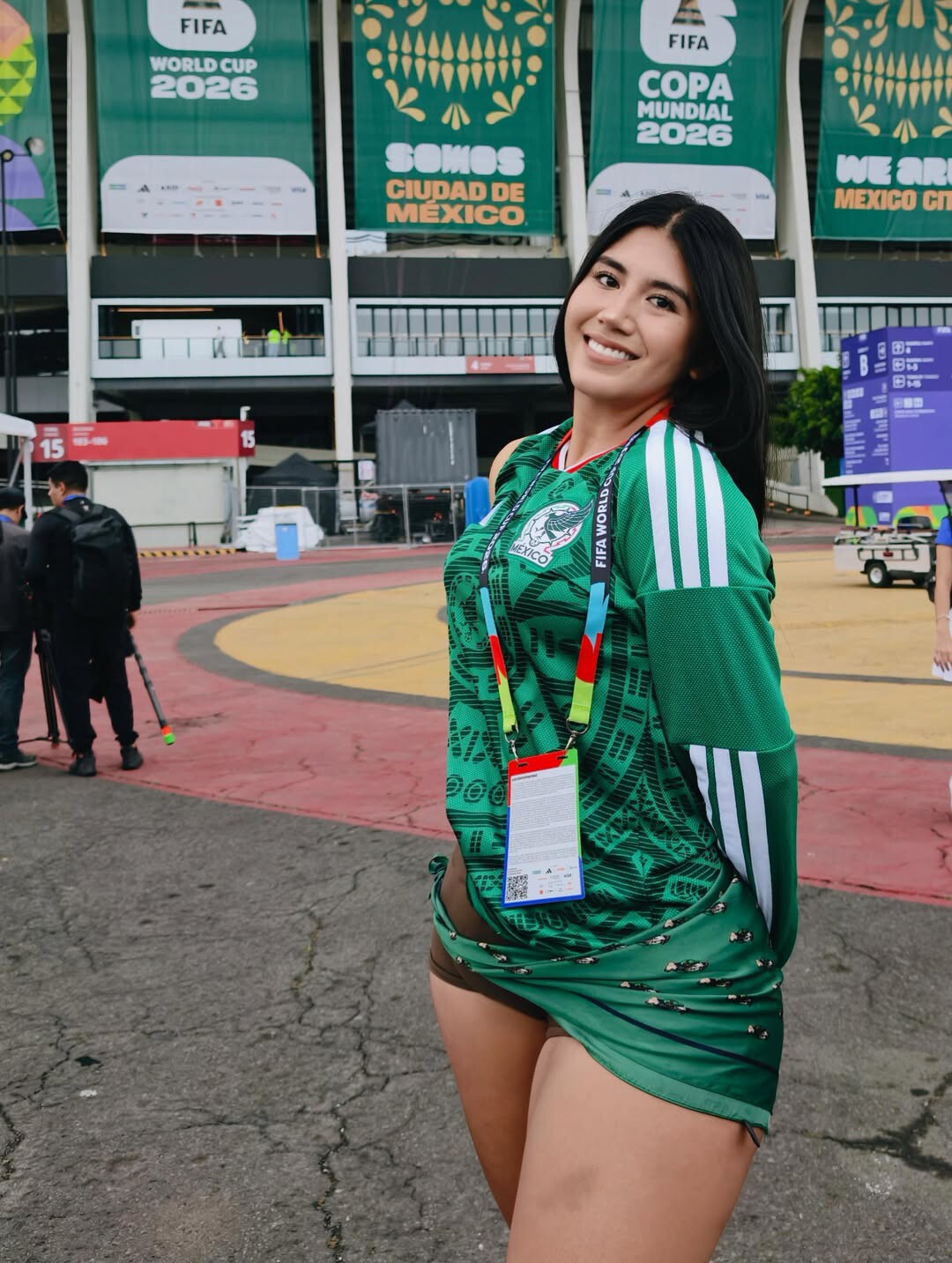 Mexican beauty wears daring outfit, showing off her hot figure in the stands - 6