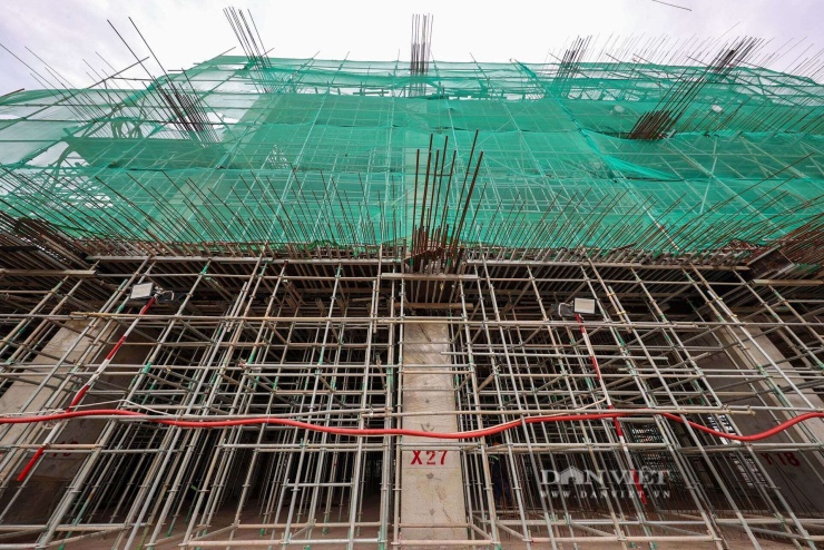 Hiện tại, khối lượng thi công tại sân vận động Hùng Vương là vô cùng lớn.