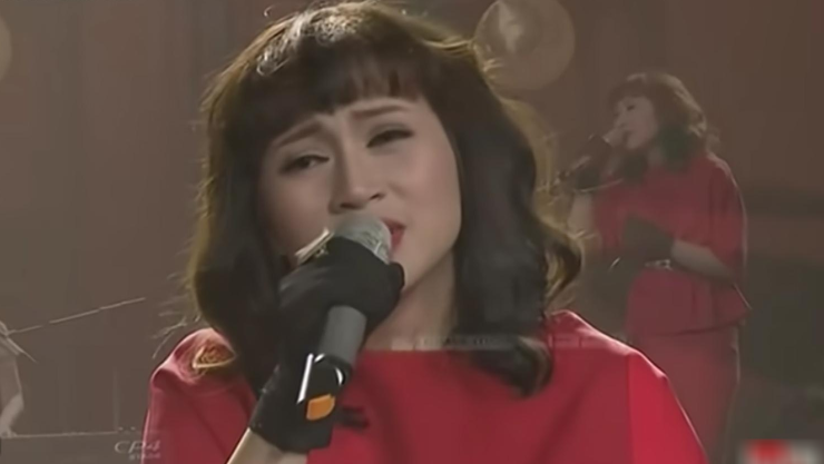 Ca sĩ Khánh Linh thể hiện "Giấc mơ trưa". Ảnh chụp màn hình