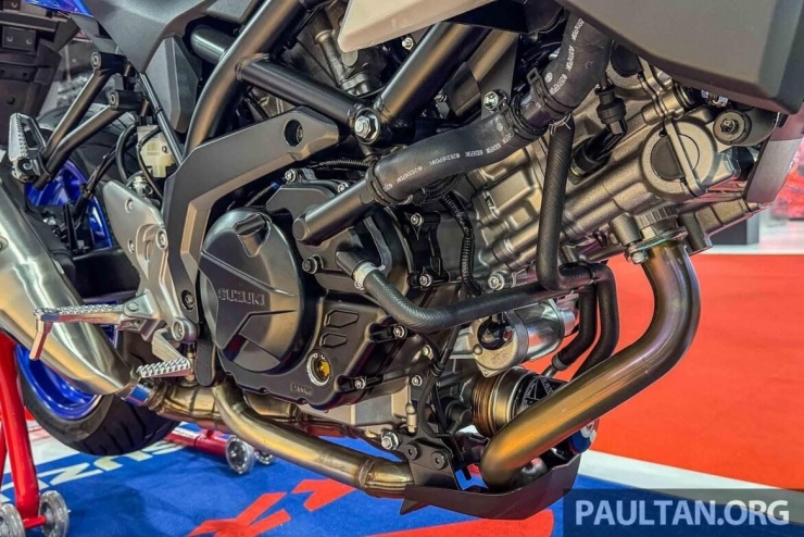 Khối động cơ Suzuki SV-7 GX sản sinh công suất tối đa 73 PS.