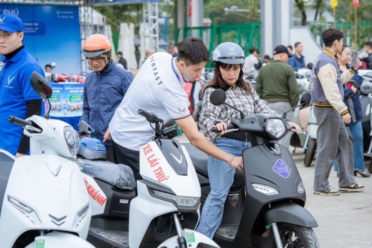 Vấn đề tài chính để chuyển đổi phương tiện là điều nhiều người dân còn băn khoăn và lo lắng vì không đủ kinh tế.