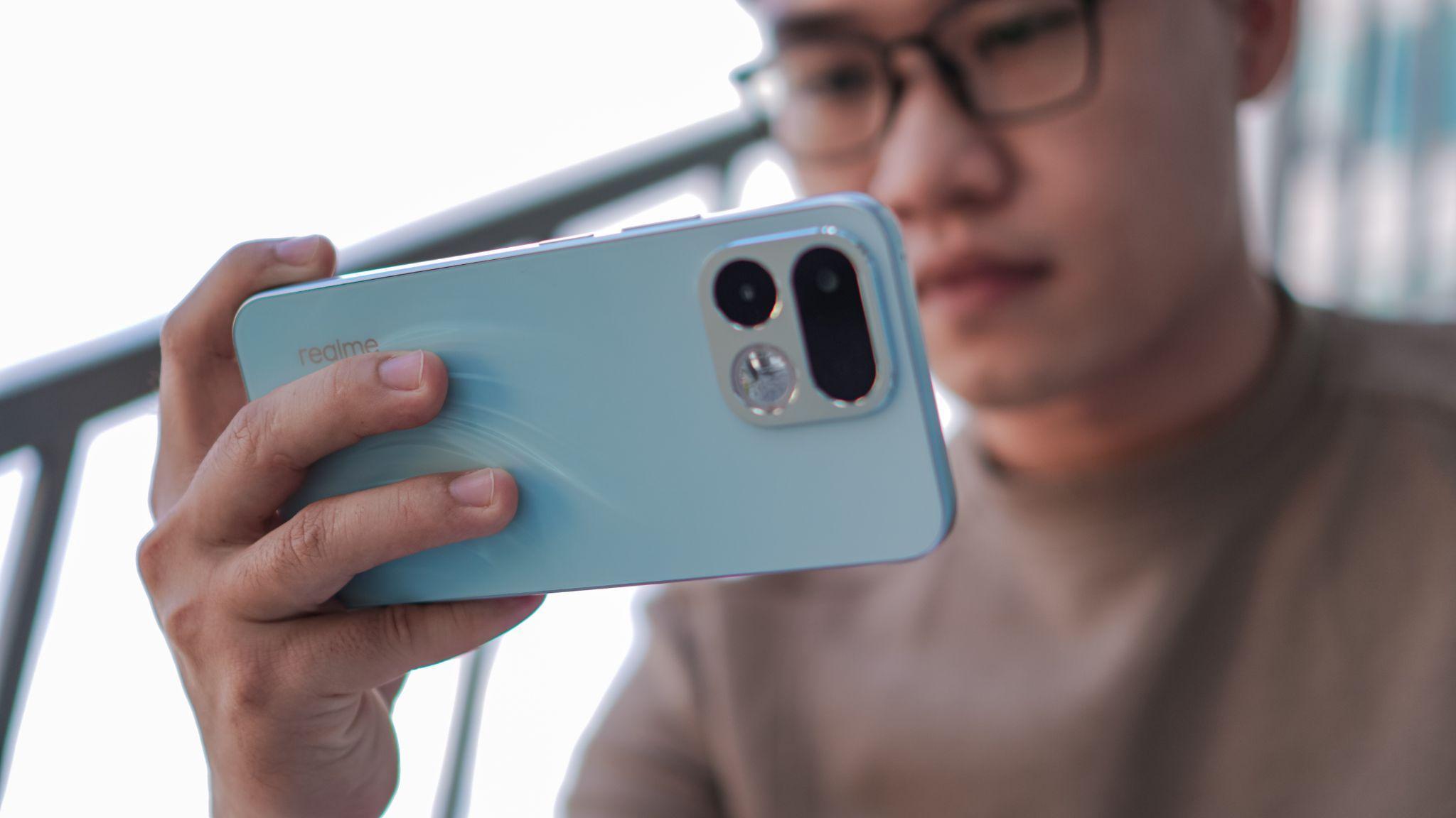 Lên đời dế mới, cháy trọn mùa World Cup 2026 cùng "quái thú" pin 8000mAh realme 16T 5G tại Thế Giới Di Động - 1