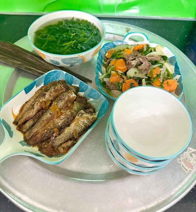 8 mâm cơm gia đình ngày hè đơn giản, nấu vội mà đủ chất - 7