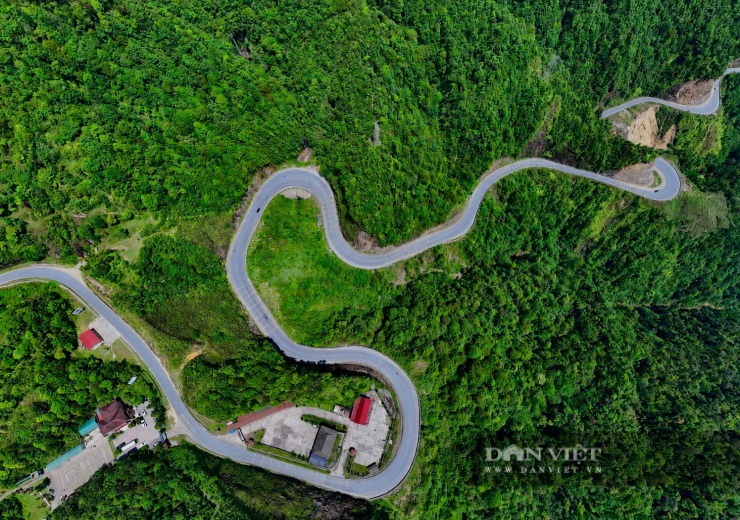 Đèo Ô Quy Hồ là cung đèo dài nhất vùng Tây Bắc với chiều dài gần 50km. Ảnh: Seo Súng.