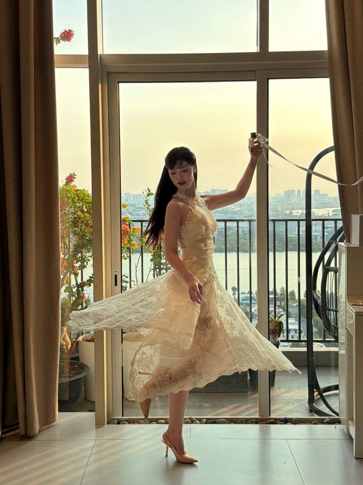 Phong cách quý cô ngọt ngào của Lona Kiều Loan - 3