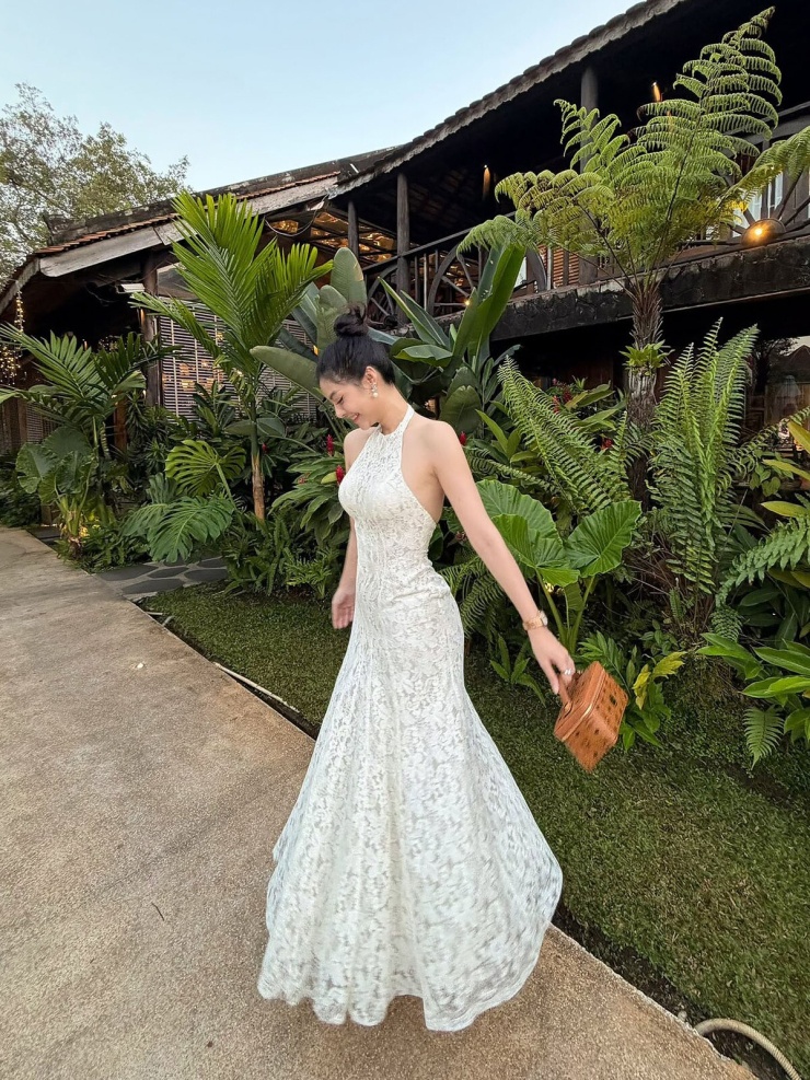 Phong cách quý cô ngọt ngào của Lona Kiều Loan - 2