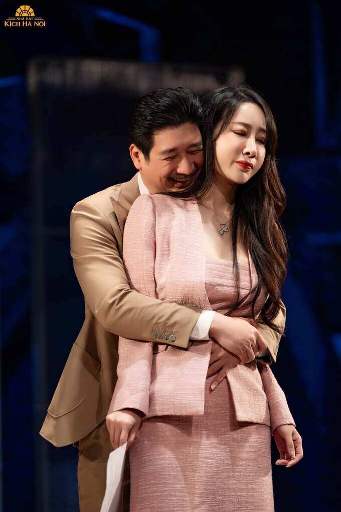 Ngọc Quỳnh và Thùy Anh là đồng nghiệp tại Nhà hát kịch Hà Nội.