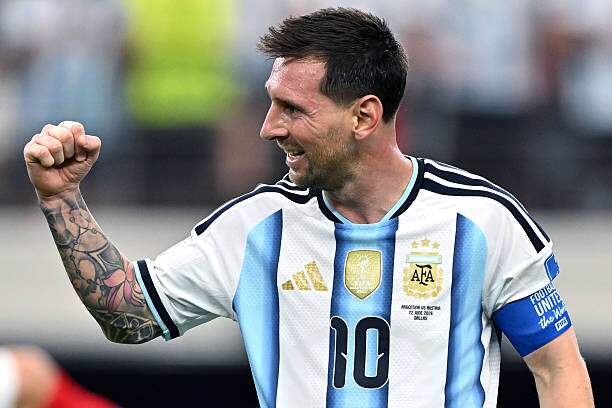 Không ai ngăn nổi Messi lập kỷ lục, và cũng không ai khác ghi nổi bàn thắng cho Argentina cho đến lúc này