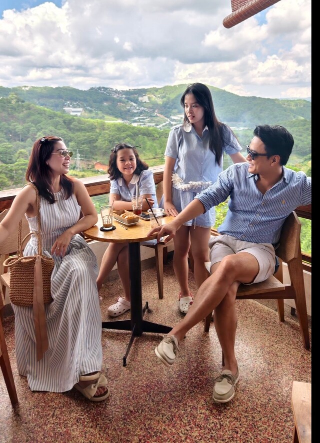 Hồng Đăng gây chú ý khi đưa vợ con du lịch xuyên Việt 21 ngày - 2