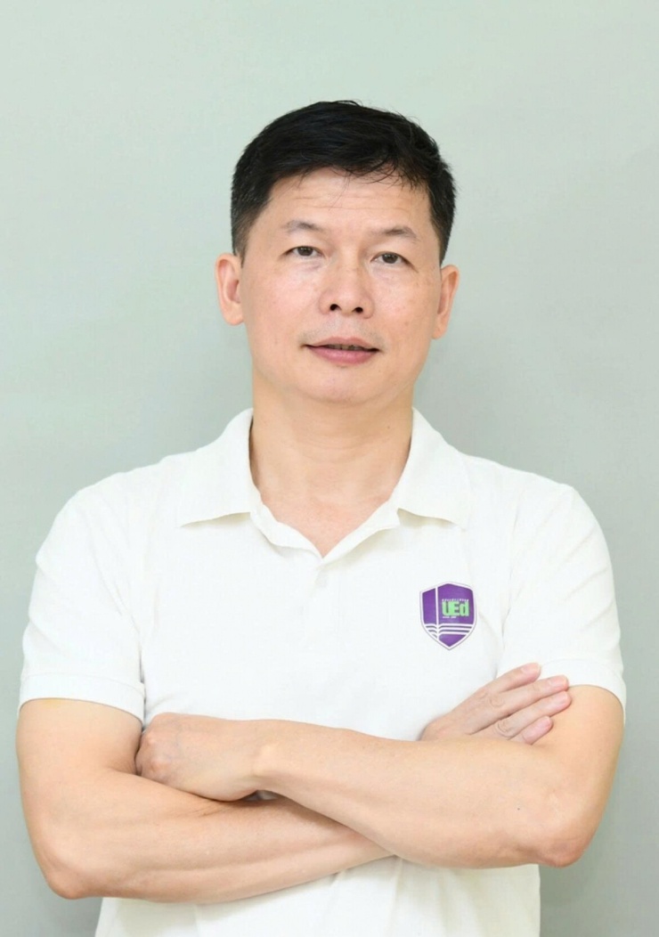 TS. Nguyễn Chí Thành cho rằng, chỉ khi hiểu rõ bản thân, hiểu đặc thù nghề nghiệp và nhu cầu của thị trường lao động các em mới có quyết định phù hợp 