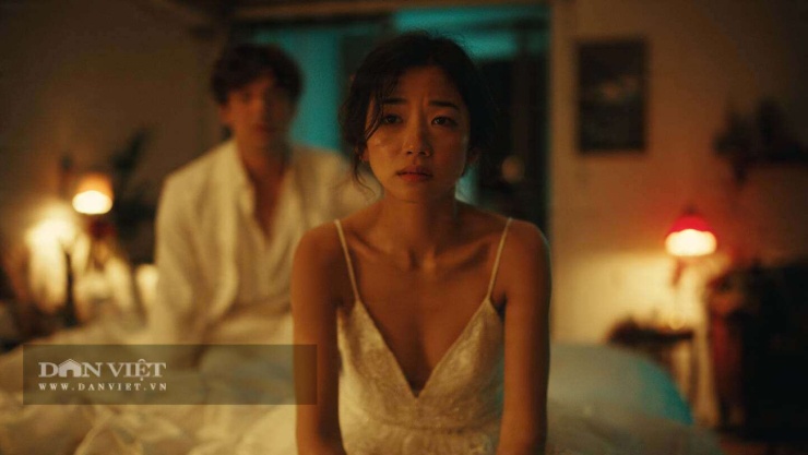 1 giờ sáng đêm tân hôn, tôi bị đẩy ra khỏi căn phòng tân hôn.