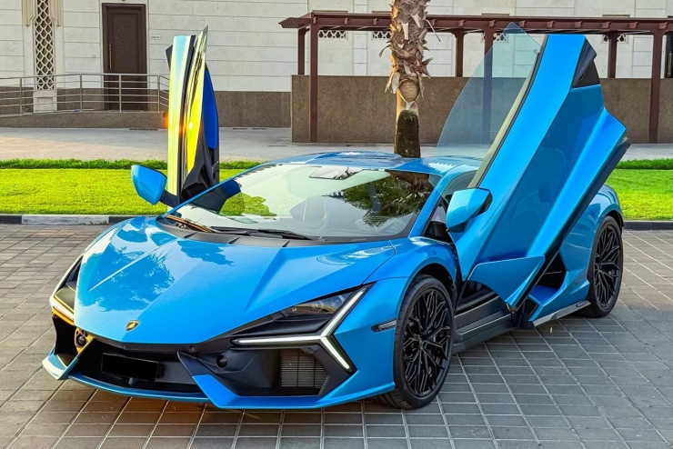 Đại gia Sài Gòn chi triệu USD mua siêu xe Lamborghini Revuelto màu độc - 9