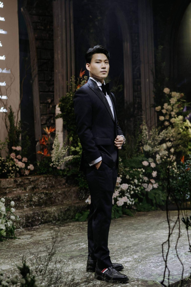 3 bộ suit cưới phong cách quý ông của Văn Thanh - 3
