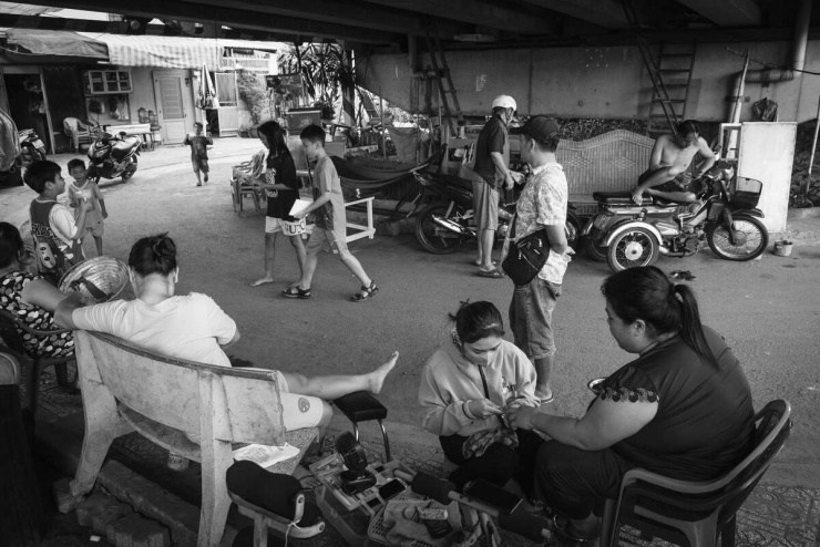 Nhiếp ảnh gia Nga mê mẩn 'thành phố bí mật' dưới gầm cầu TP HCM - 12